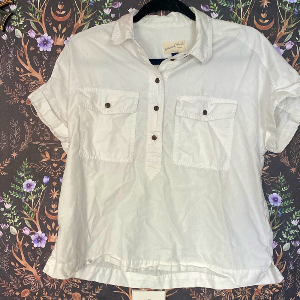Universal Thread 1/2 Button Boxy Collared Tee